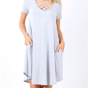 Cozy and pretty lattice-neck dress! With pockets!!!!
